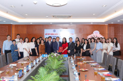 Lễ ký kết Biên bản ghi nhớ giữa Trường Đại học Thương mại và Công ty Cổ phần đầu tư xây dựng hạ tầng và giao thông (INTRACOM GROUP) và Công ty TNHH Tổ hợp y tế Phương Đông