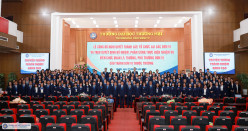 Lễ công bố Nghị quyết thành lập, tổ chức lại các đơn vị và trao quyết định bổ nhiệm, phân công thực hiện nhiệm vụ Viên chức quản lý; Trưởng, Phó Trưởng đơn vị cấu thành đơn vị thuộc Trường