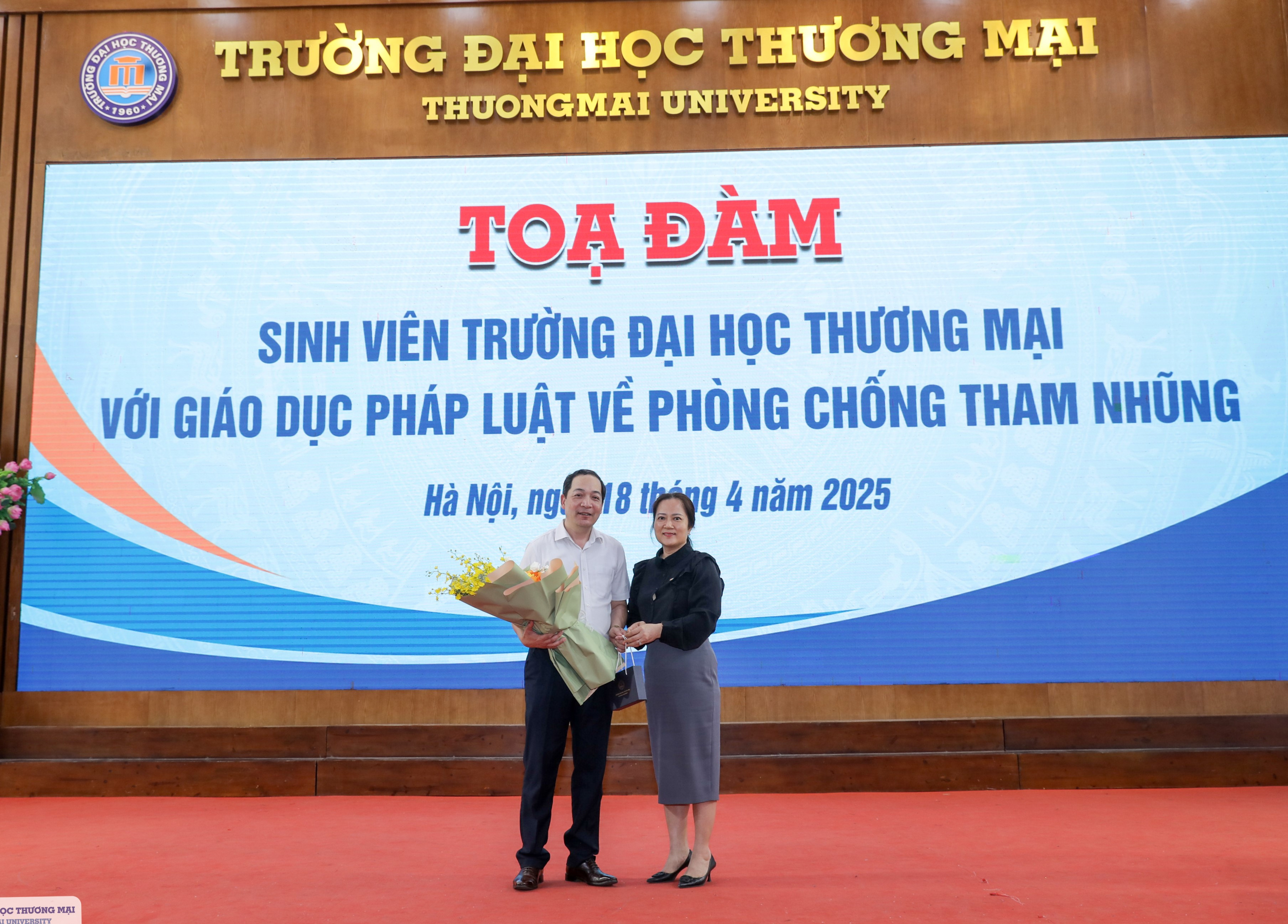 Tọa đàm "Sinh viên trường Đại học Thương mại với giáo dục pháp luật về phòng chống tham nhũng" năm 2025