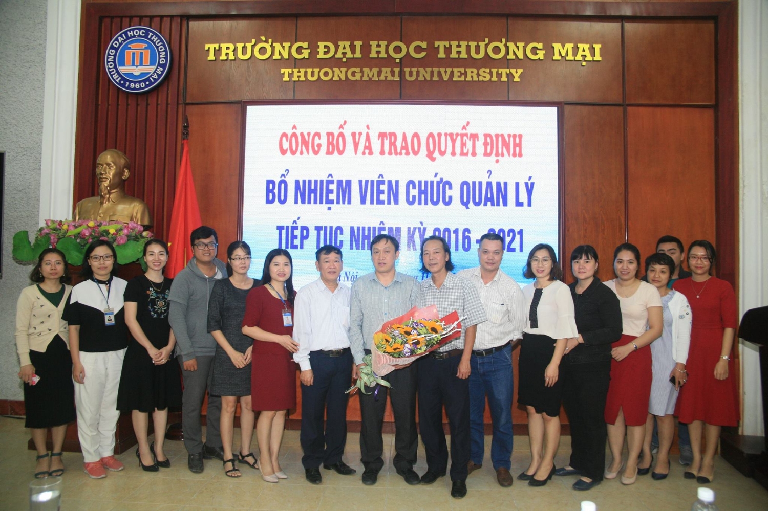 Công bố và trao Quyết định bổ nhiệm viên chức quản lý tiếp tục nhiệm kỳ 2016 - 2021